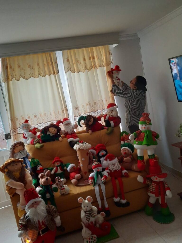 la muñe y sus muñecos